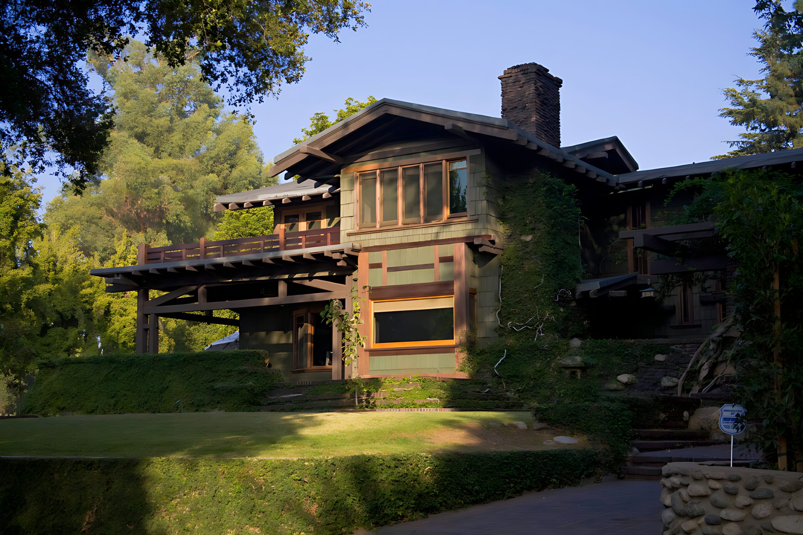 Recurring service maintains Pasadena home